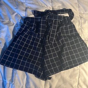 Dark blue/patterned shorts - worn once